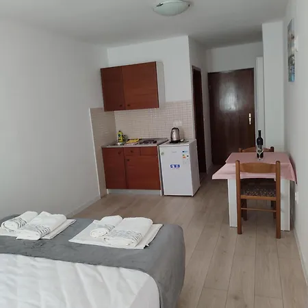 Apartment Glibic *