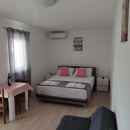 Glibic Apartment *